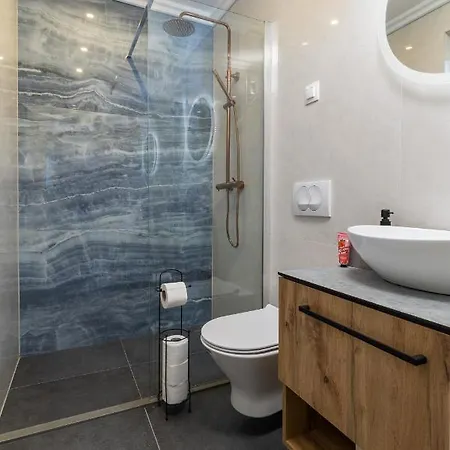 아파트 Alpha And Simba