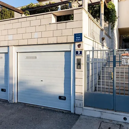 Alpha And Simba 아파트 *