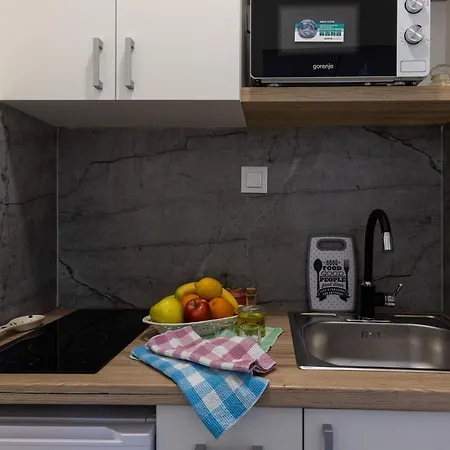 Alpha And Simba Dubrovnik